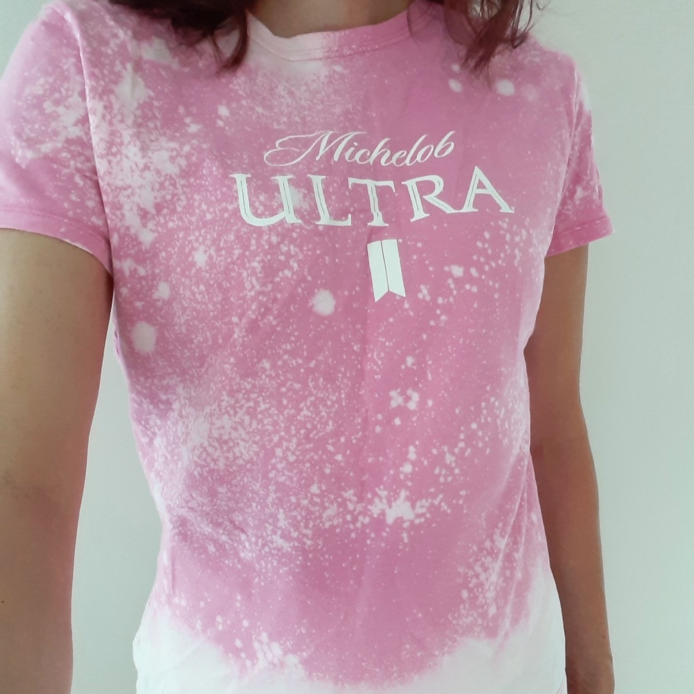 Michelob Ultra Beer T-Shirt Size Small Pink